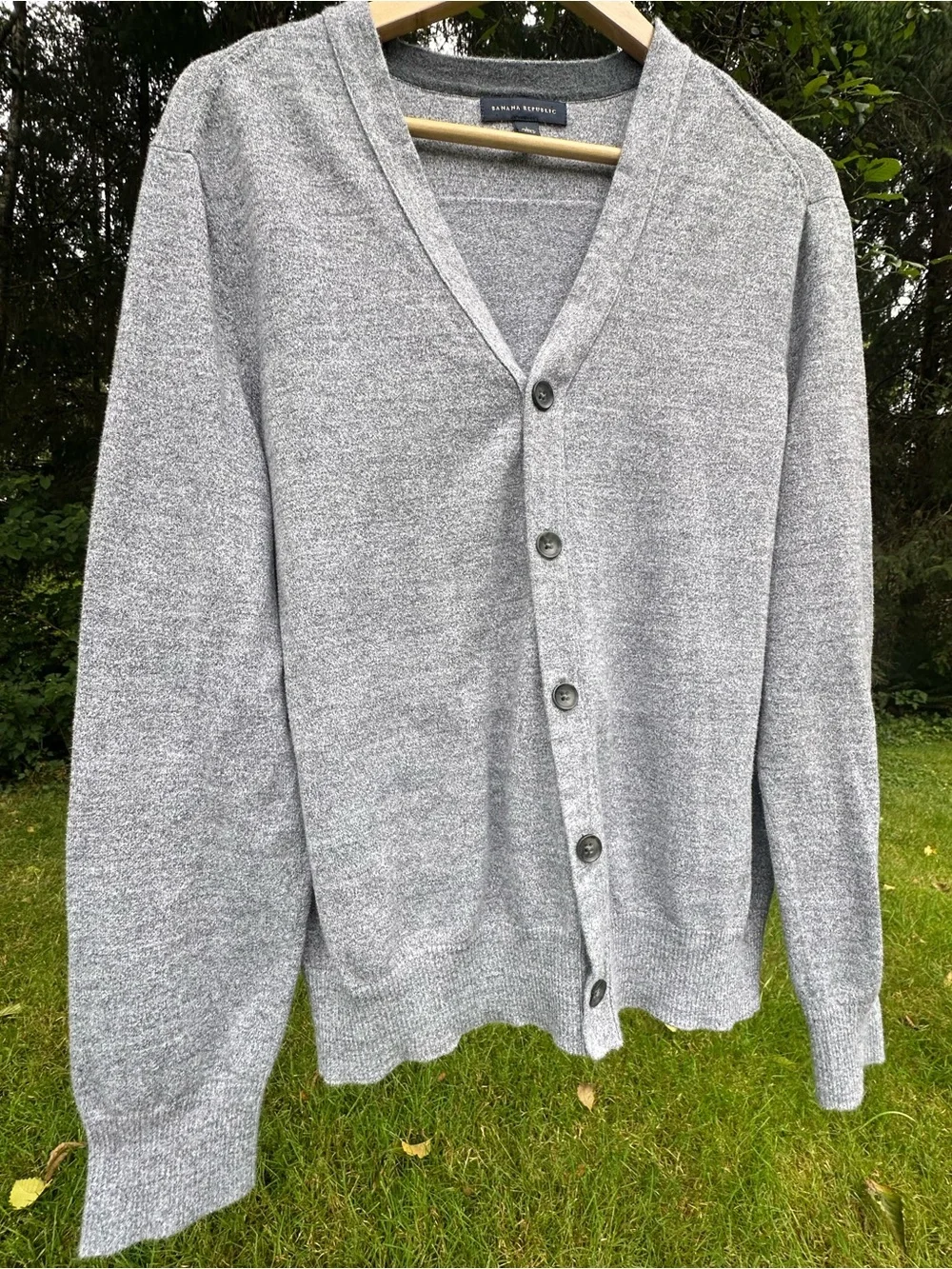 Banana Republic Cardigan Men’s V-Neck Button Sweater Soft Gray Classic Timeless